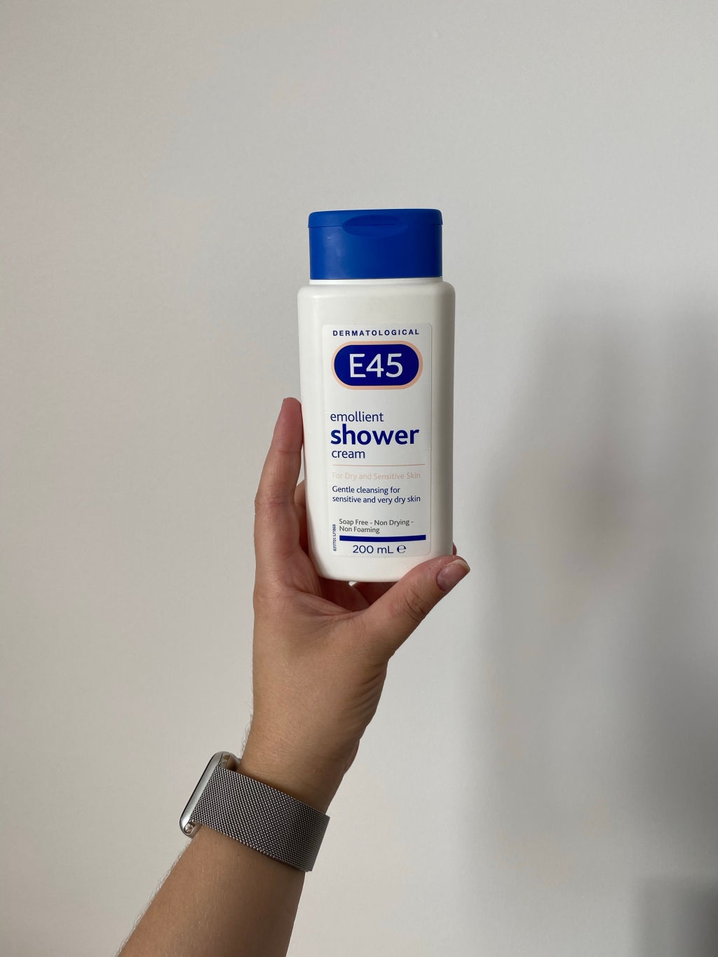 An eczema friendly shower cream that hardly cleans